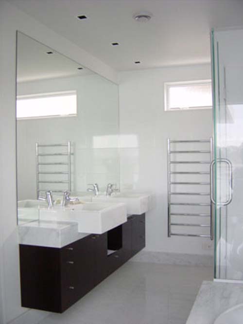 Bathroom-White Pavilion