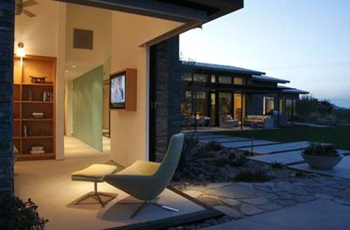 Palm Desert Residence by Heliotrope Architects