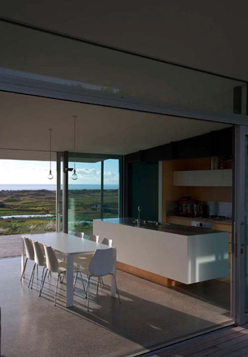 Pekapeka Beach House Holiday House Design by Parsonson Architects Kitchen Dining Room view Pekapeka Beach House, Holiday Home Design by Parsonson Architects