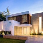 Modern House Design with Amazing Interior by Architect Steve Kent